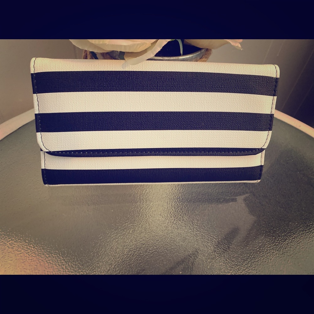 Black and White Slim Wallet